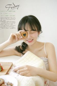 公车掀起老师裙子进入在线